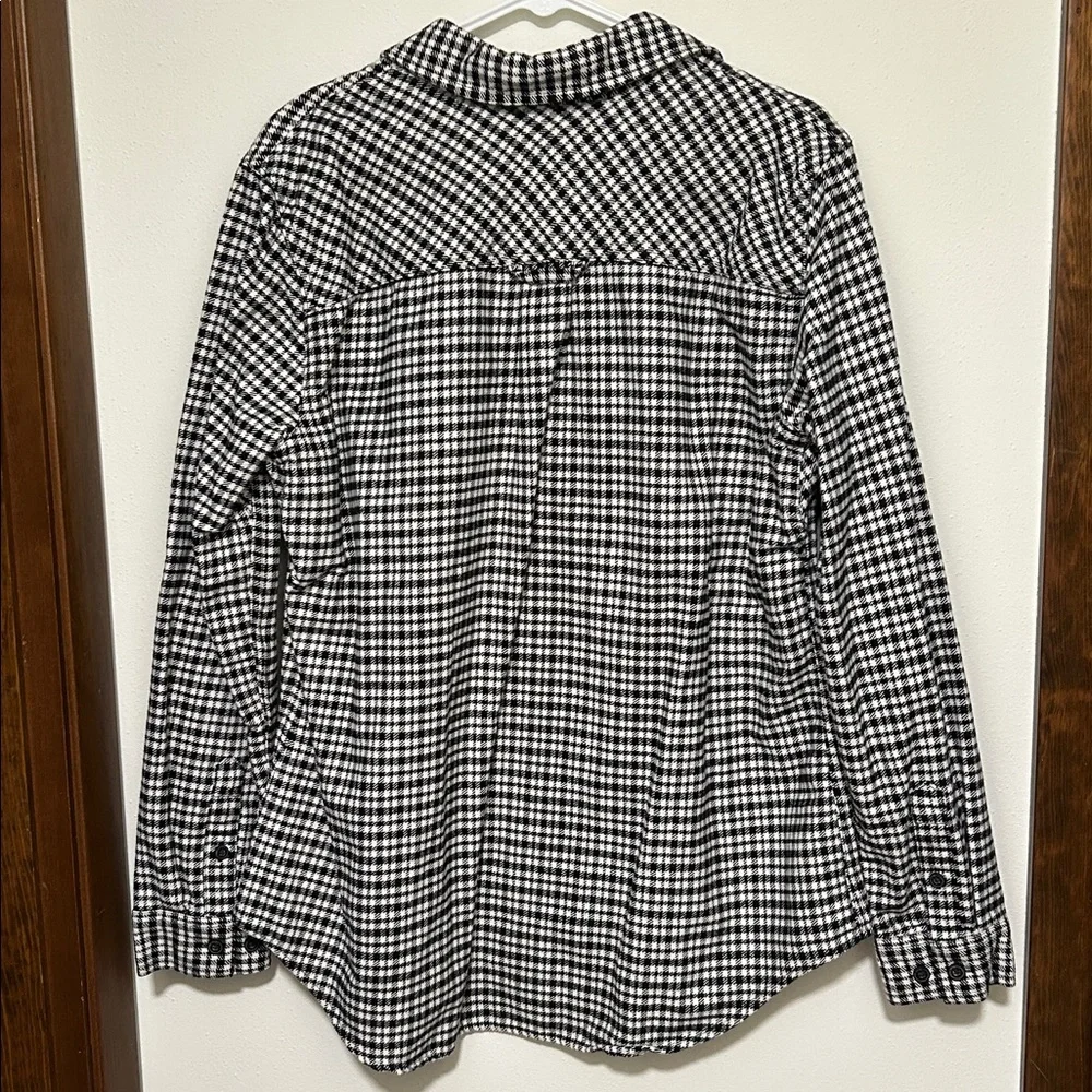 Duluth Trading Co Folklore Button-Front flannel- plaid  Print size large - Picture 6 of 12